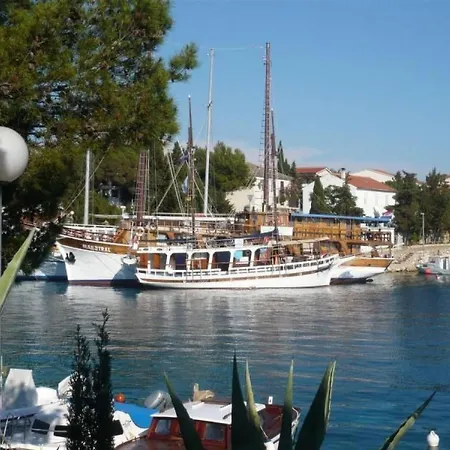 Erdgeschosswohnung Mia Fuer Vier Personen By Interhome Апартаменты *